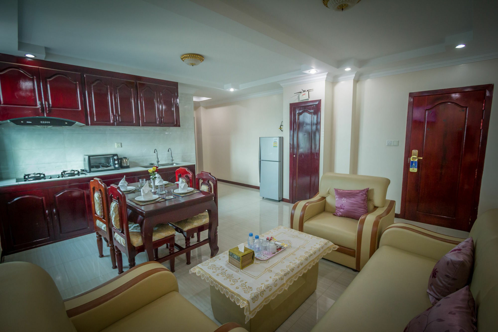 Good Luck Day Hotel & Apartment Phnom Penh Bagian luar foto